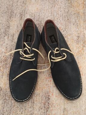 Kenneth Cole Reaction Navy Suede Chukka Boots with Cream Laces